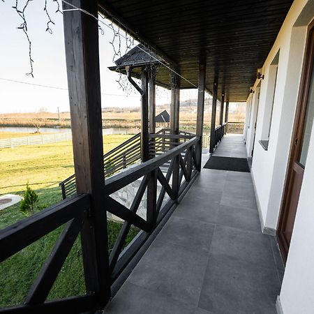 Casa Andra Hotel Siret Exterior photo
